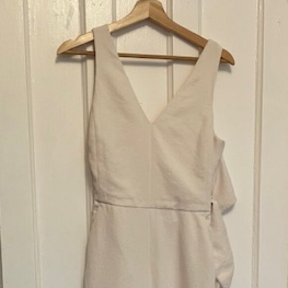 Wilfred Encoulement White Jumpsuit/Romper from Aritzia, size 6 - Picture 8 of 16